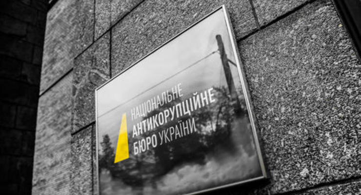 Скандальный нардеп подал в суд на Порошенко и Сытника