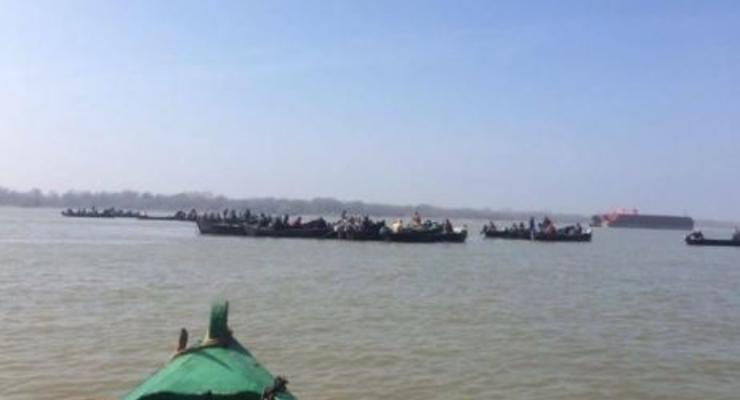 Рыбаки на лодках заблокировали Дунай: Протест проводят жители Вилково
