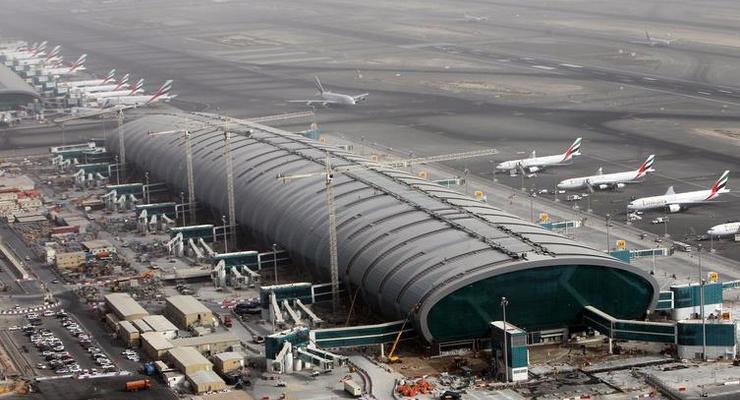 В аэропорту Дубая разбился самолет, есть жертвы
