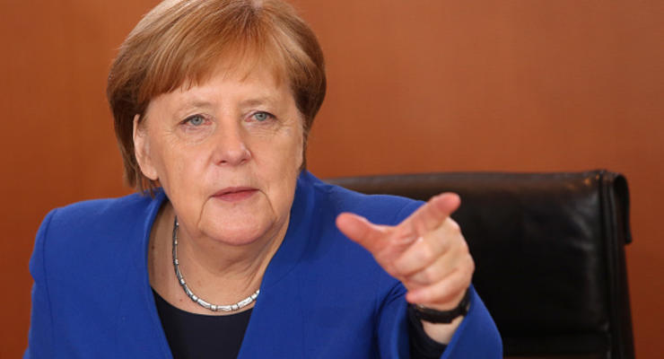 Меркель поздравила Зеленского, дата встречи неизвестна
