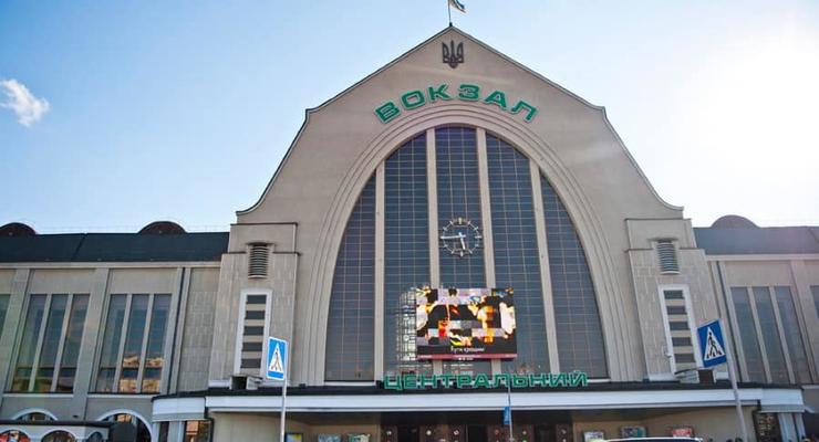 В "Укрзализныце" стартовали продажи билетов на летние поезда