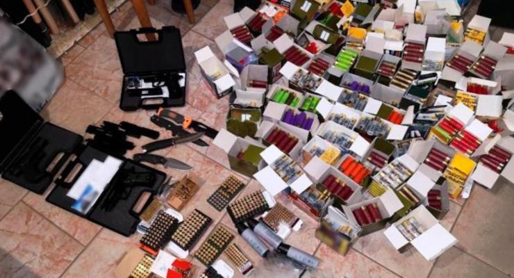 На Буковине магазин подпольно торговал оружием и боеприпасами
