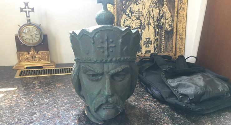 В Канаде нашли голову памятника Владимиру Великому