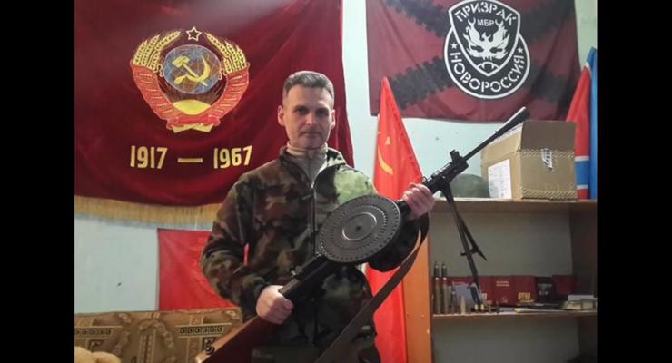 “Спасибо товарищам из Москвы”: “Комбат ЛНР” признал, что Россия вооружает боевиков