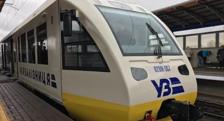 Укрзализныця открыла продажу билетов на поезда к морю