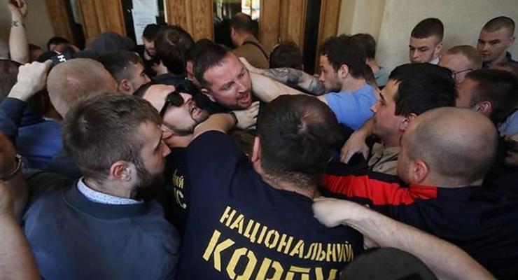 Полиция расследует штурм Львовской мэрии