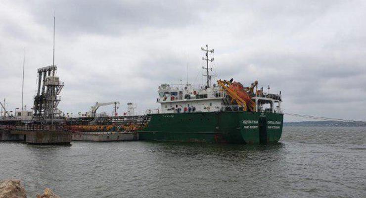 В Николаевский порт завезли контрабандной нефти на 183 млн грн