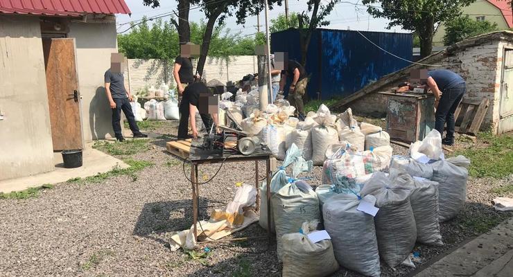 СБУ изъяла две тонны янтаря в Киевской области