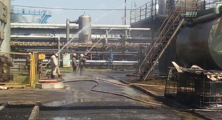 В Харькове горело предприятие по переработке нефти