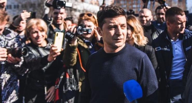 "Не давайте спуска никому": Зеленский поздравил журналистов с праздником