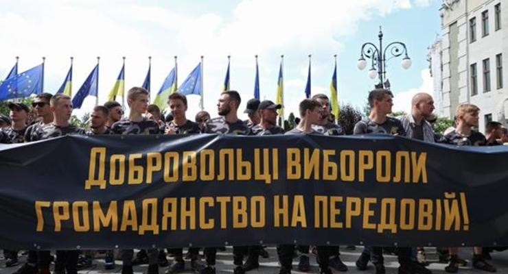 Рада одобрила получение украинского гражданства иностранцами, которые воевали на Донбассе