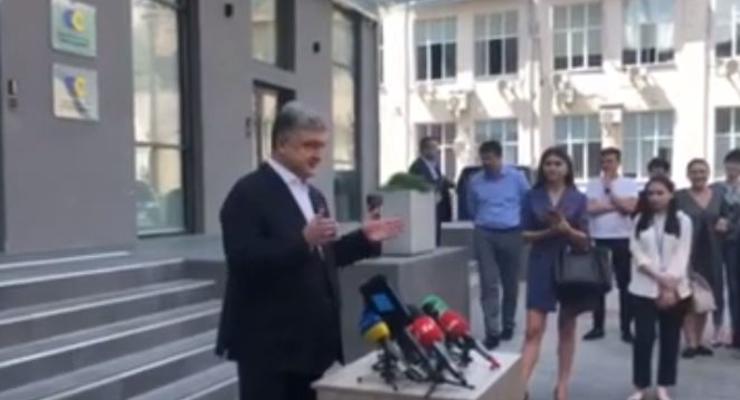 День журналиста: Порошенко на брифинге забыл поздравить сотрудников СМИ