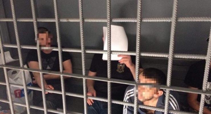 В Киеве трое "клофелинщиков" под видом таксистов нагло грабили людей