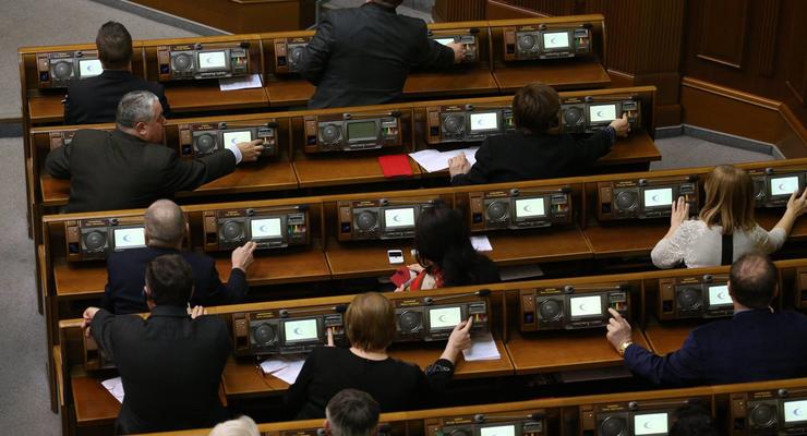 В ВР вскоре внесут законопроект Зеленского о "кнопкодавстве"