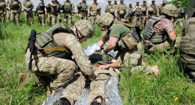 Эскалация на Донбассе: ранены трое военных