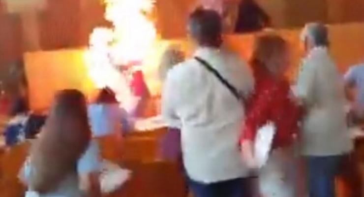 Под Житомиром бизнесмен устроил самосожжение на сессии горсовета