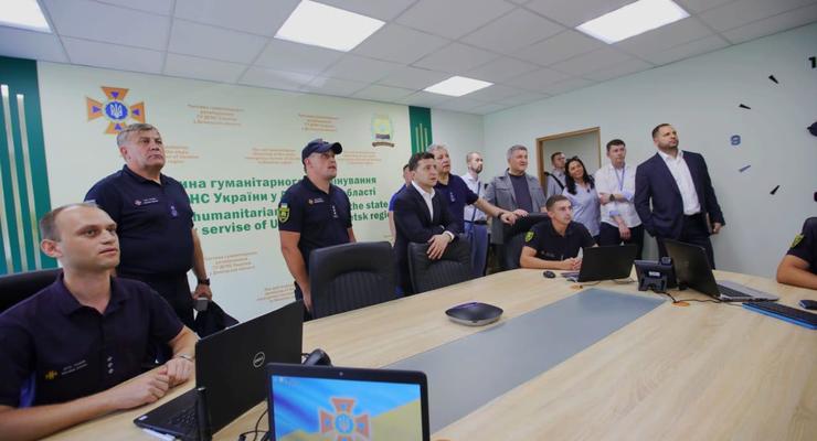 Зеленский и Аваков открыли центр разминирования в Мариуполе