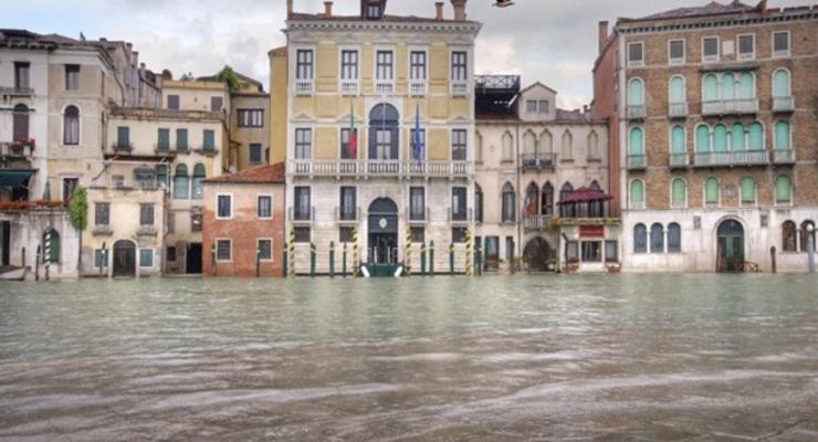 Мэр Венеции хочет занести город в "черный список" ЮНЕСКО