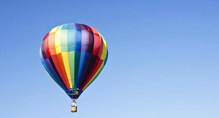 Воздушный шар с туристами унесло в горы в Египте