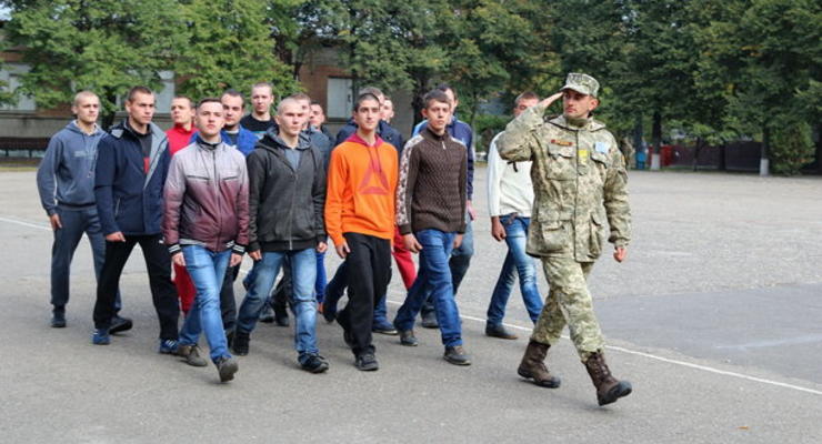 В Харькове работники военкомата ловят на улице призывников
