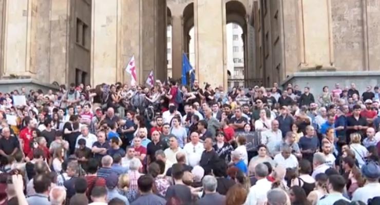 В Грузии возобновились акции протеста