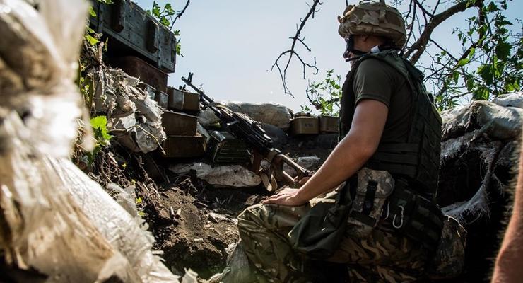 Сутки на Донбассе: Боевики открыли огонь 25 раз