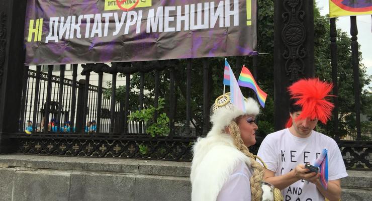 Марш равенства в Киеве: Есть задержанный, полиция оттесняет противников