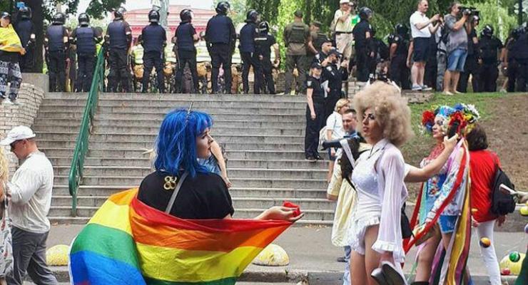 ТОП самых странных и необычных костюмов на ЛГБТ-параде – фото