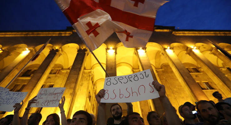 В Тбилиси продолжились протесты