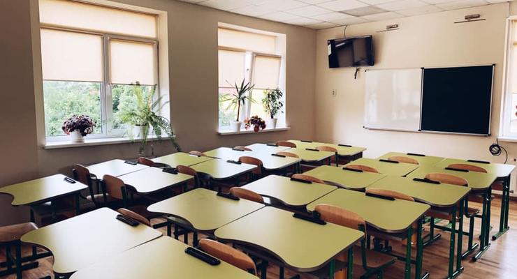 Образовательный скандал: директор школы под Винницей заставляет учить русский язык