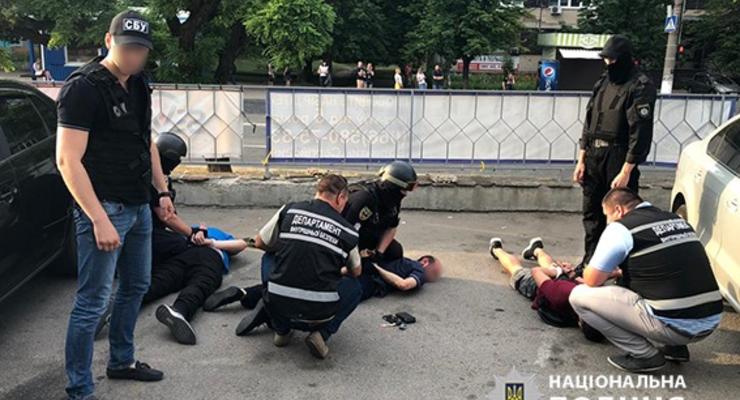 В Кропивницком задержали рэкетиров: "Выбивали" деньги и авто