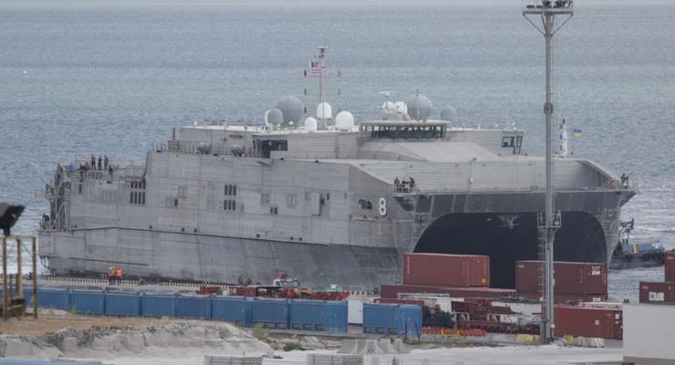 В Одессу зашел новейший катамаран ВМС США
