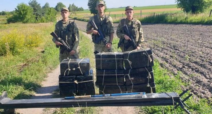 На Волыни и Буковине пограничники пресекли попытки контрабанды сигарет