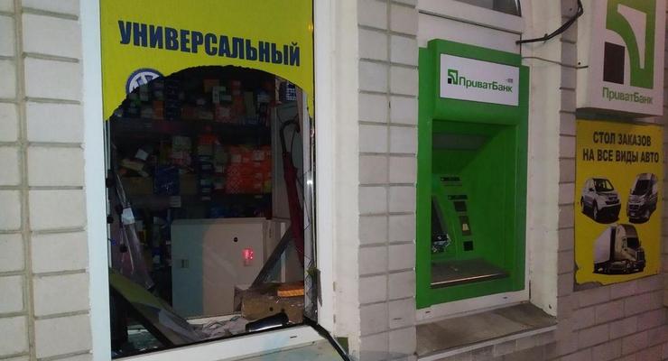 В Днепре ночью взорвали и ограбили банкомат