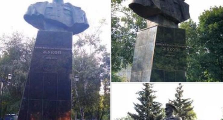 В Харькове восстановили снесенный активистами памятник Жукову