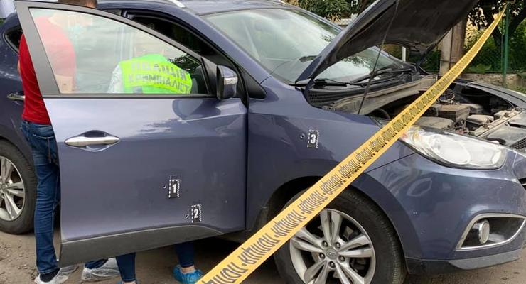 В Ужгороде обстреляли автомобиль чиновника Нацполиции