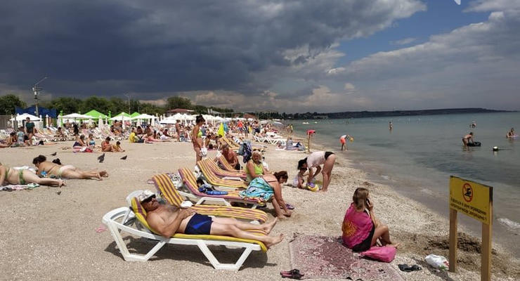 В Одессе смерч настиг отдыхающих на пляже