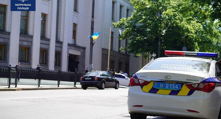Под Киевом у копов угнали патрульный автомобиль