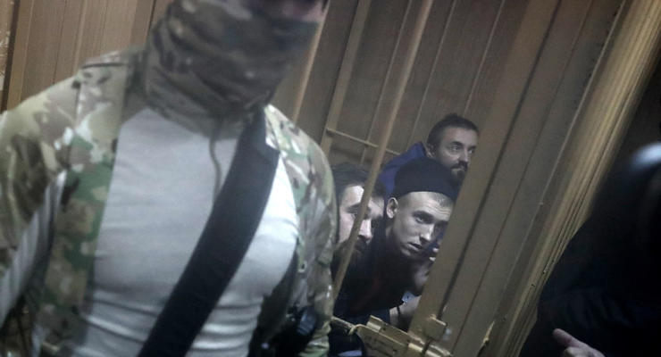 ФСБ снова просит продлить арест украинским морякам