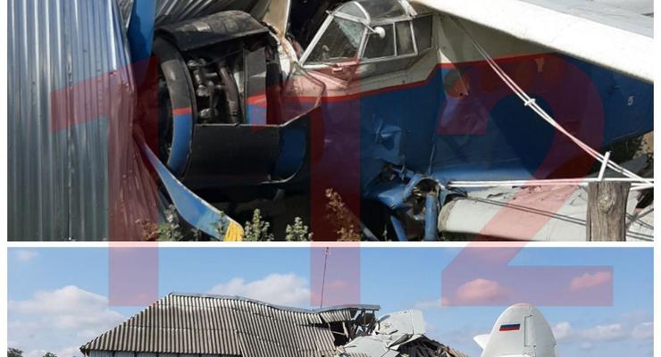 В Чечне легкомоторный самолет упал на частный дом, люди выжили