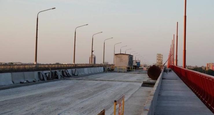 Мэр Днепра на два месяца закрыл мост после спора с Зеленским