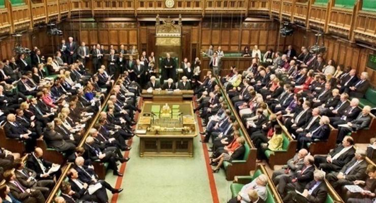 Парламент Британии создал барьер для "жесткого" Brexit