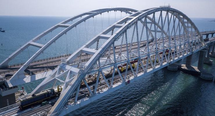 На Крымском мосту закончили укладывать рельсы