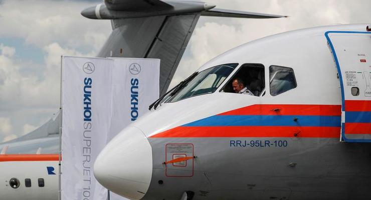У Sukhoi Superjet 100 в полете треснуло стекло
