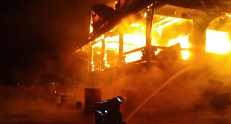 На Закарпатье сожгли отельный комплекс депутата