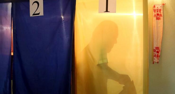Выборы в Раду: одна старушка притворилась мертвой, другая - ела бюллетень