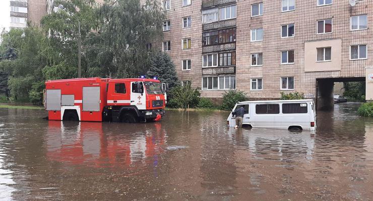 Сильный ливень затопил Ровно