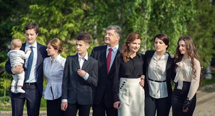 Порошенко вместе с семьей покинул пределы Украины - СМИ