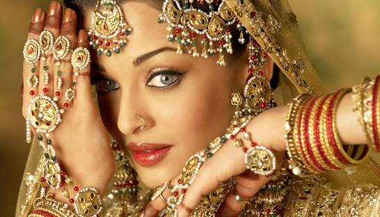 В Индии в желудке у девушки нашли 1,6 кг украшений