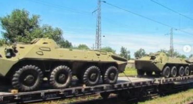 Россия вновь перебросила к границе с Украиной тяжелую военную технику
